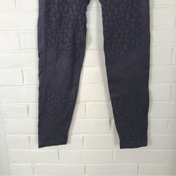 Victoria’s Secret Animal Print Cross Front Leggings Size S - Picture 6 of 10